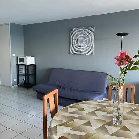 Appartement T3 De 65 M² Avec Acces Direct A La *