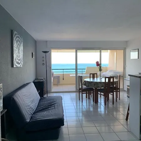 Apartmán T3 De 65 M² Avec Acces Direct A La Sète