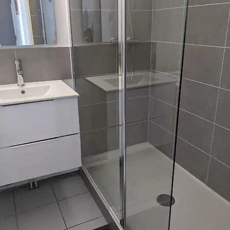 公寓 T3 De 65 M² Avec Acces Direct A La *