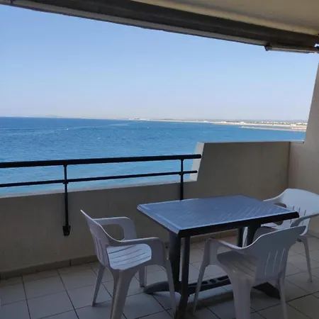 Apartmán T3 De 65 M² Avec Acces Direct A La Sète